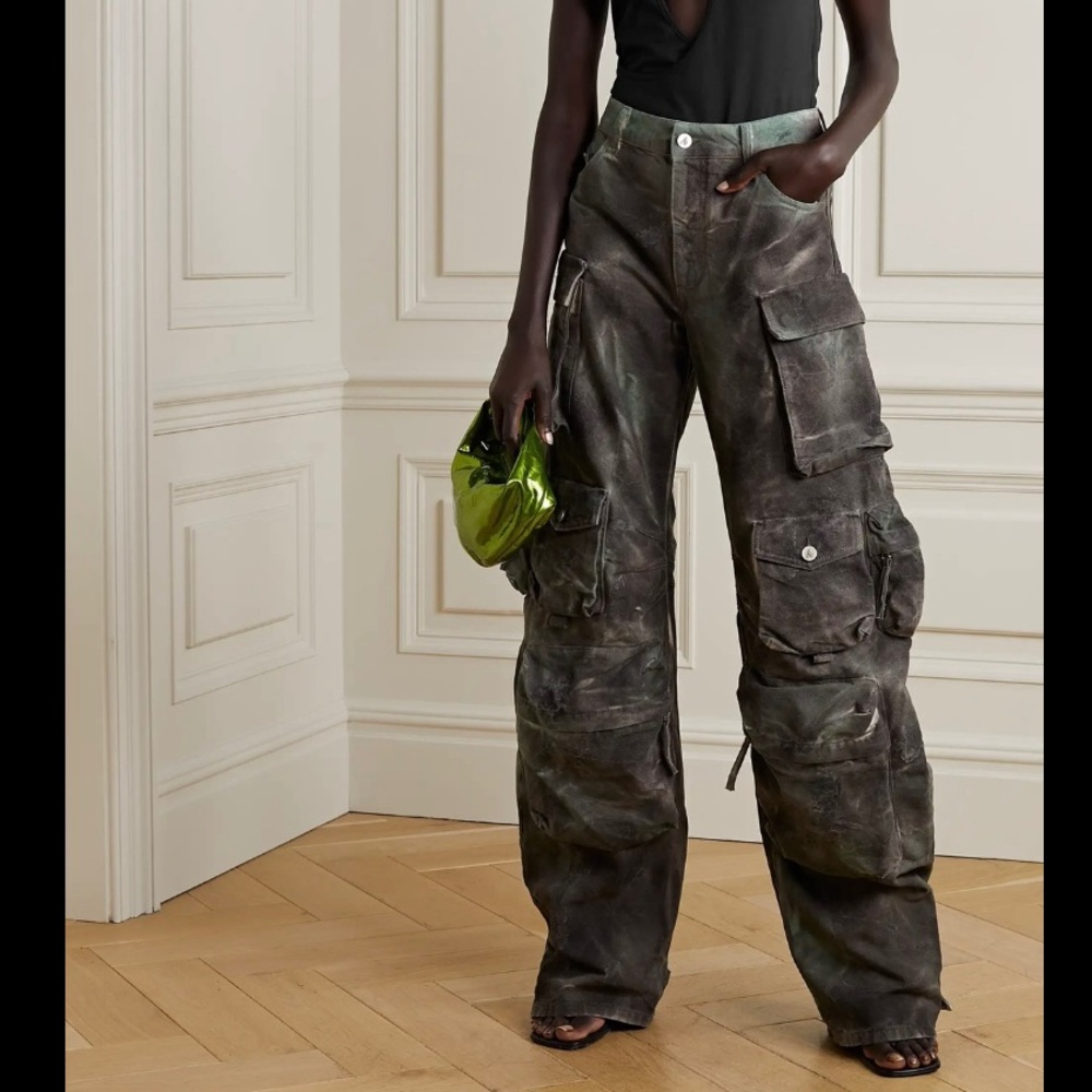NWT The Attico Fern Cargo Pants in Camouflage Print. Size 26.